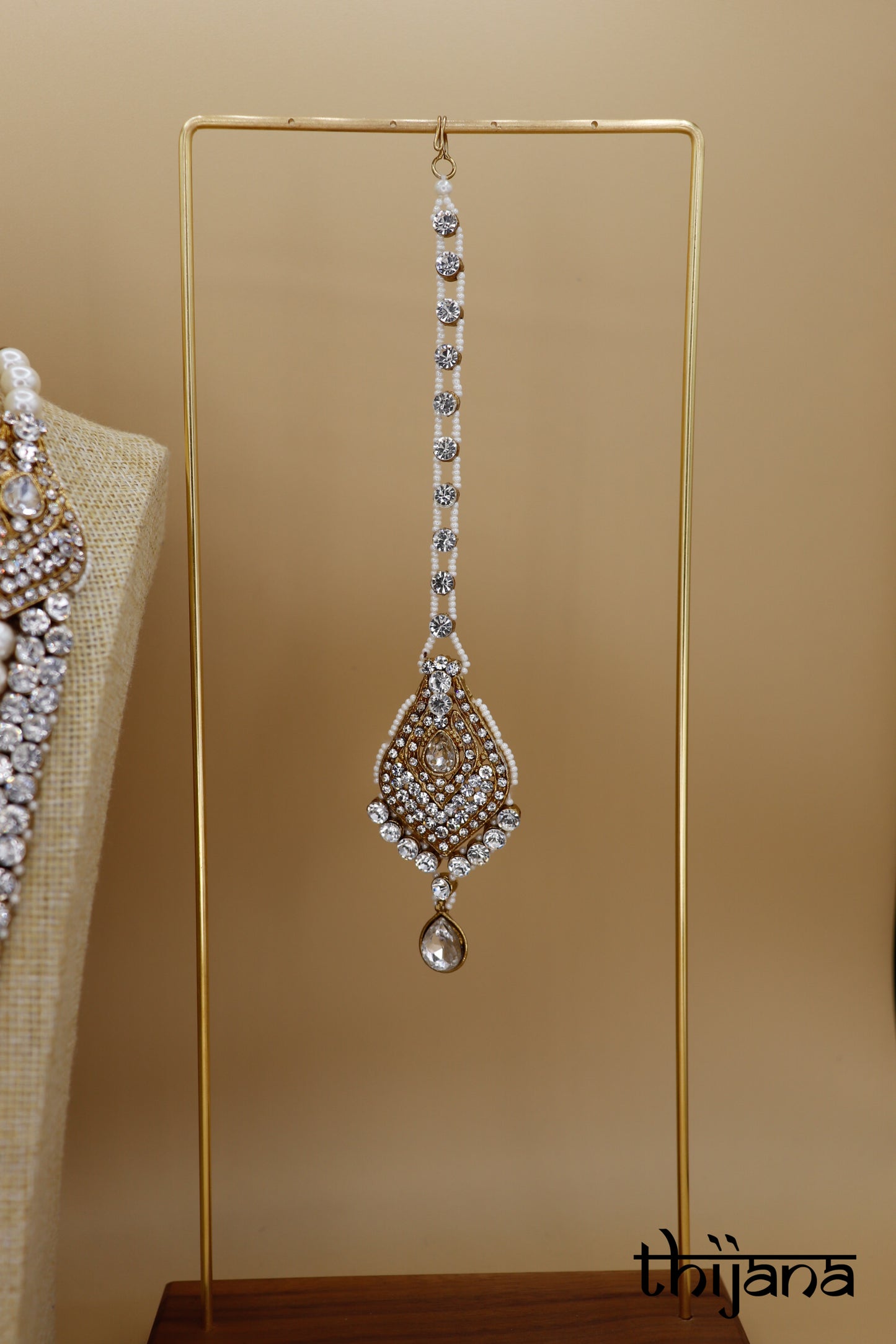 Necklace with matching tikka