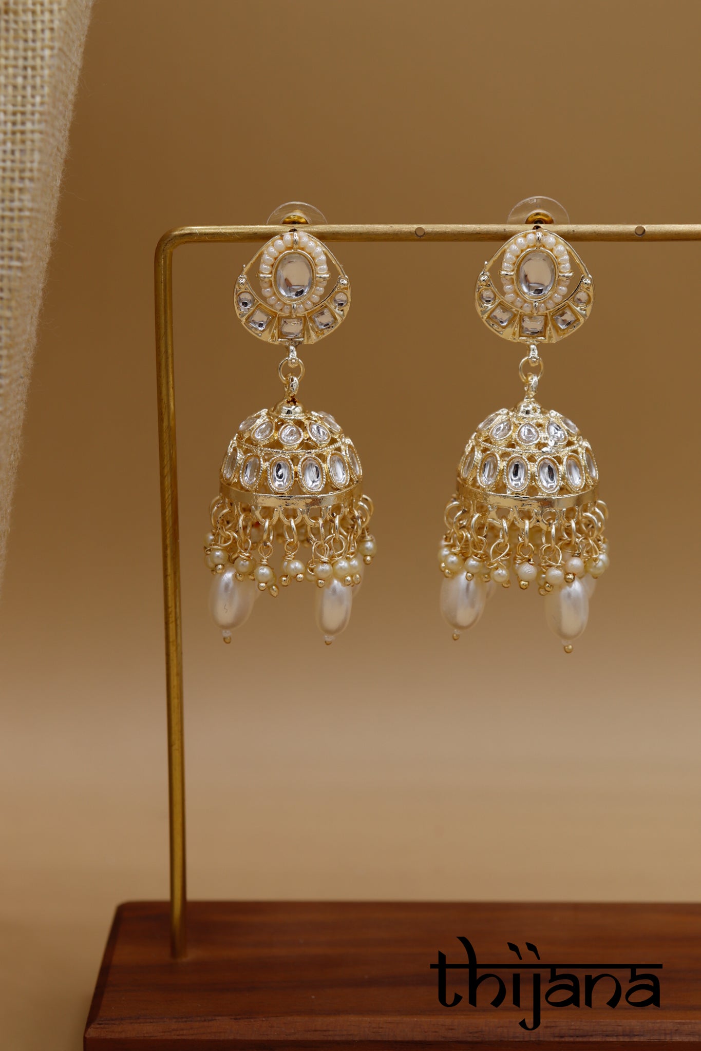Necklace with matching earrings and tikka