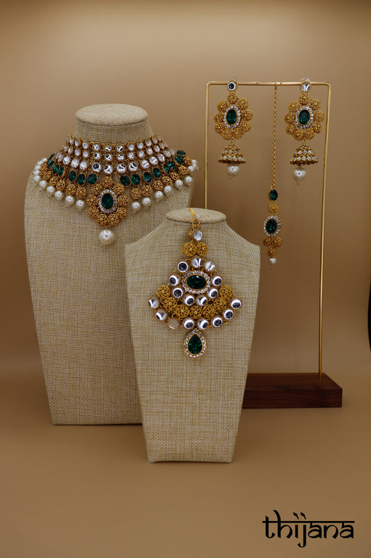 Necklace with matching earrings, maang tikka and pang tikka